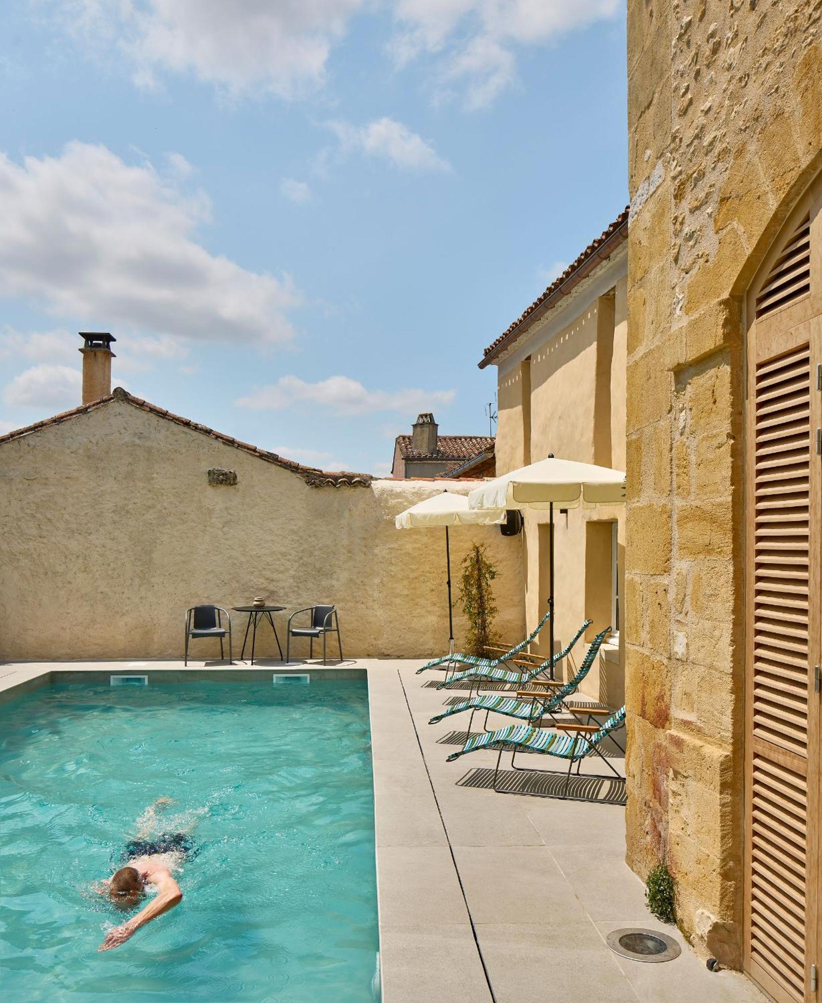 Hotel Le Chevalier Bleu มงปาซิเยร์ ภายนอก รูปภาพ