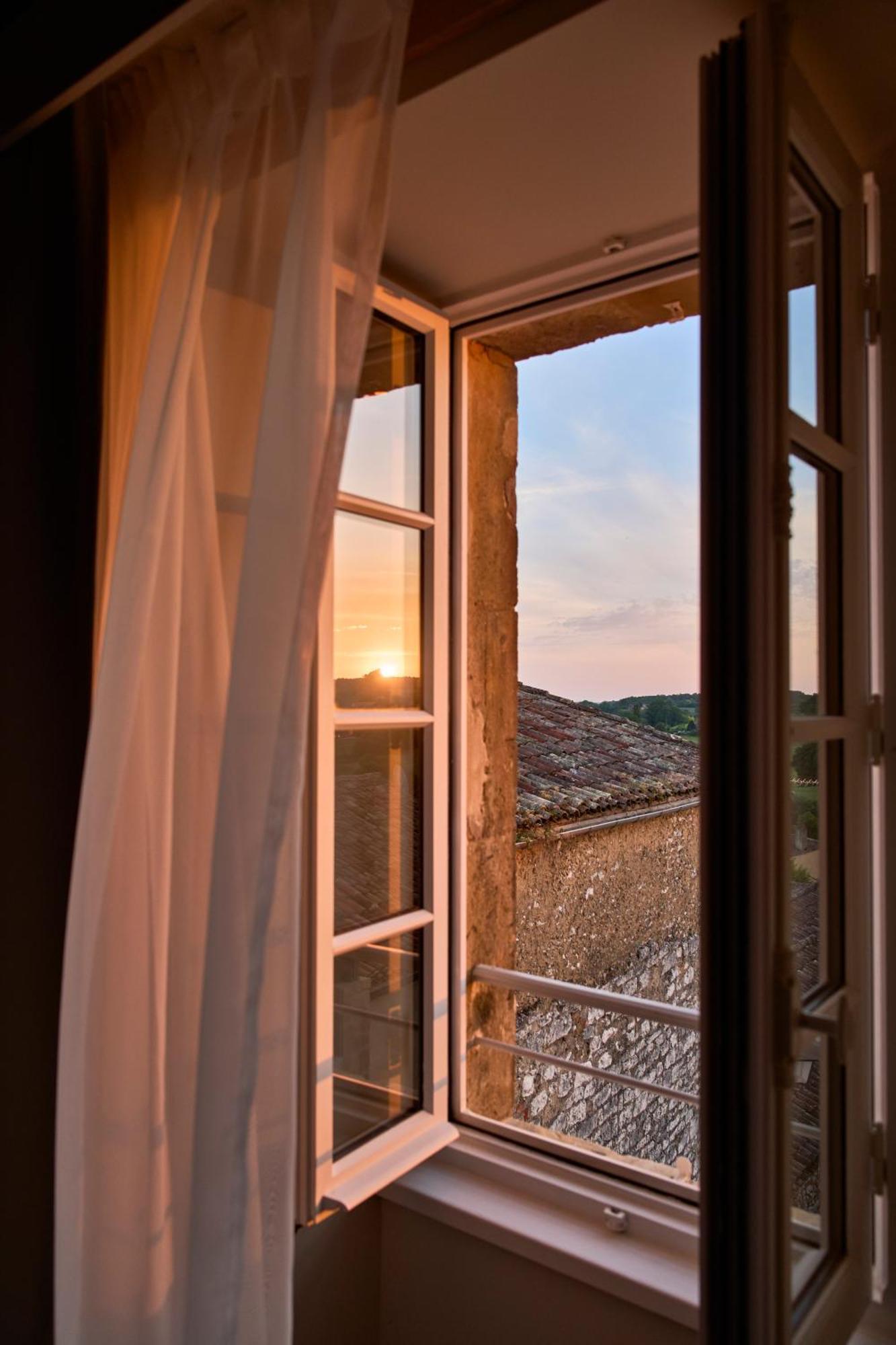 Hotel Le Chevalier Bleu มงปาซิเยร์ ภายนอก รูปภาพ