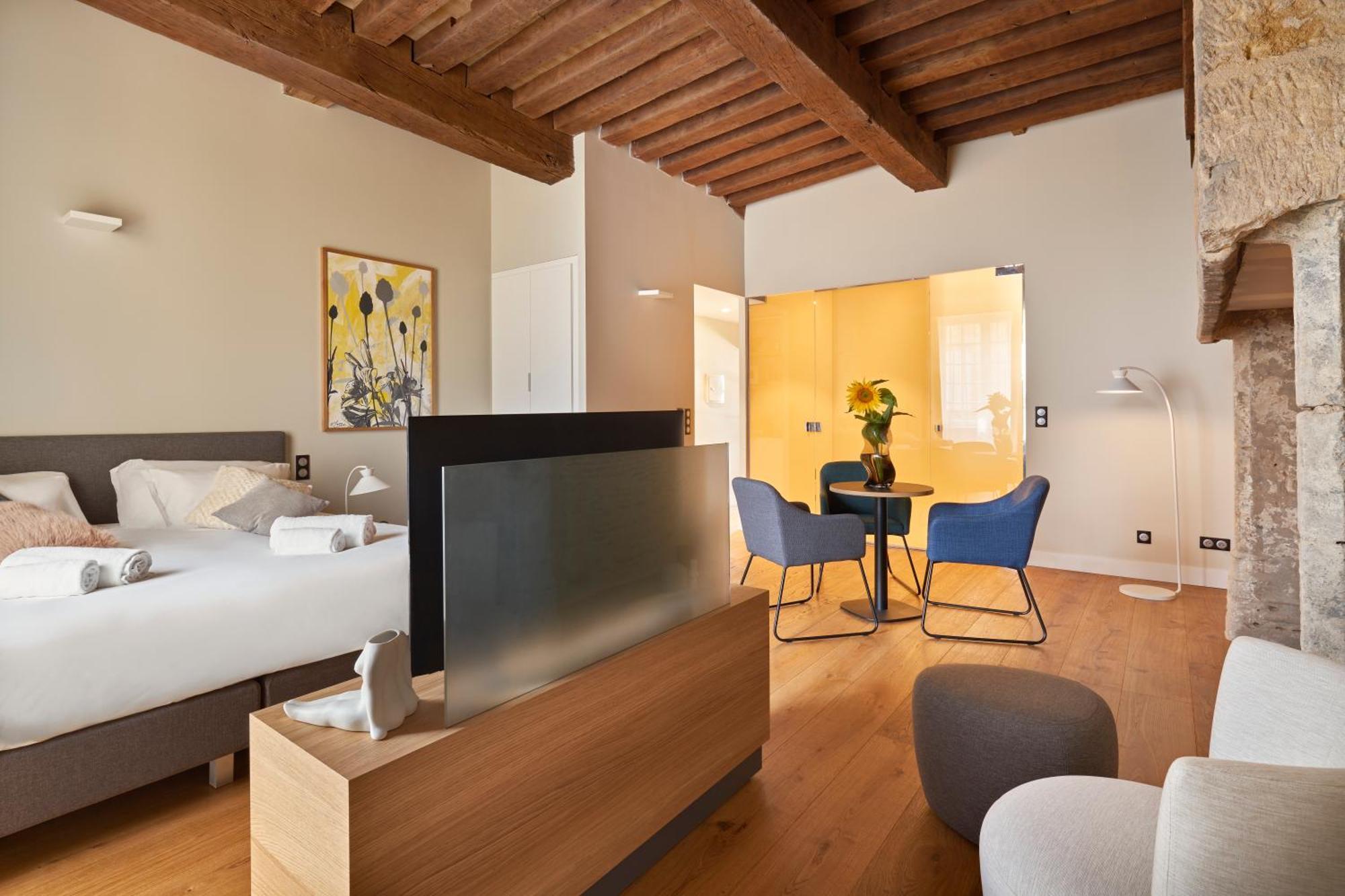 Hotel Le Chevalier Bleu มงปาซิเยร์ ภายนอก รูปภาพ